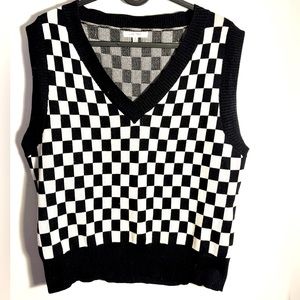 Love Tree Size Large Black and White Checkered Sweater Vest
